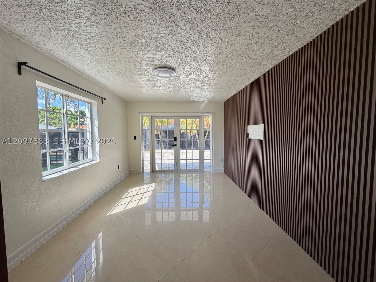 9481 SW 10th St, Miami FL 33174