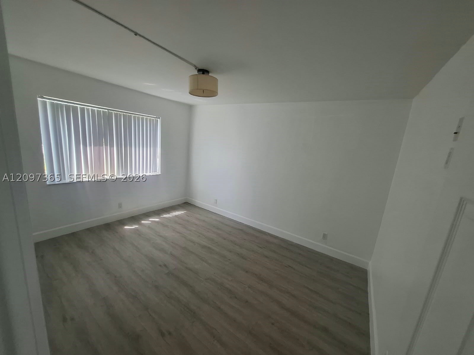 320 Racquet Club Rd #104, Weston FL 33326