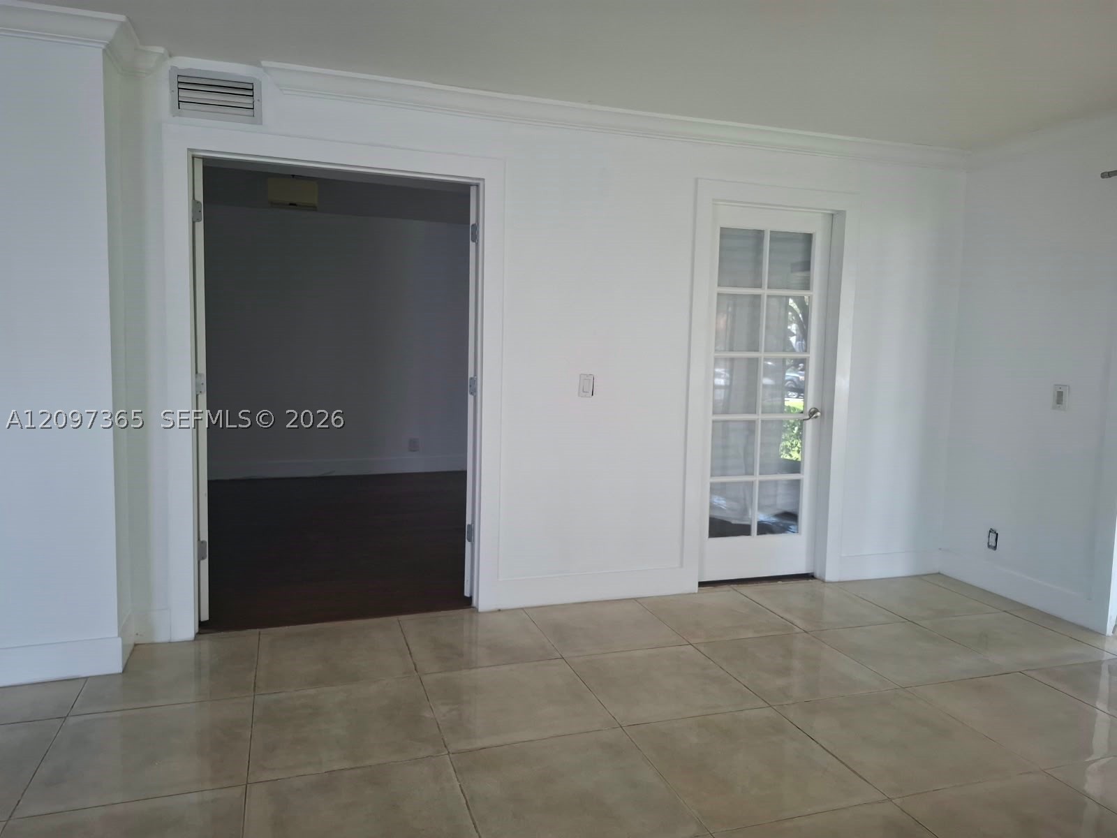 320 Racquet Club Rd #104, Weston FL 33326