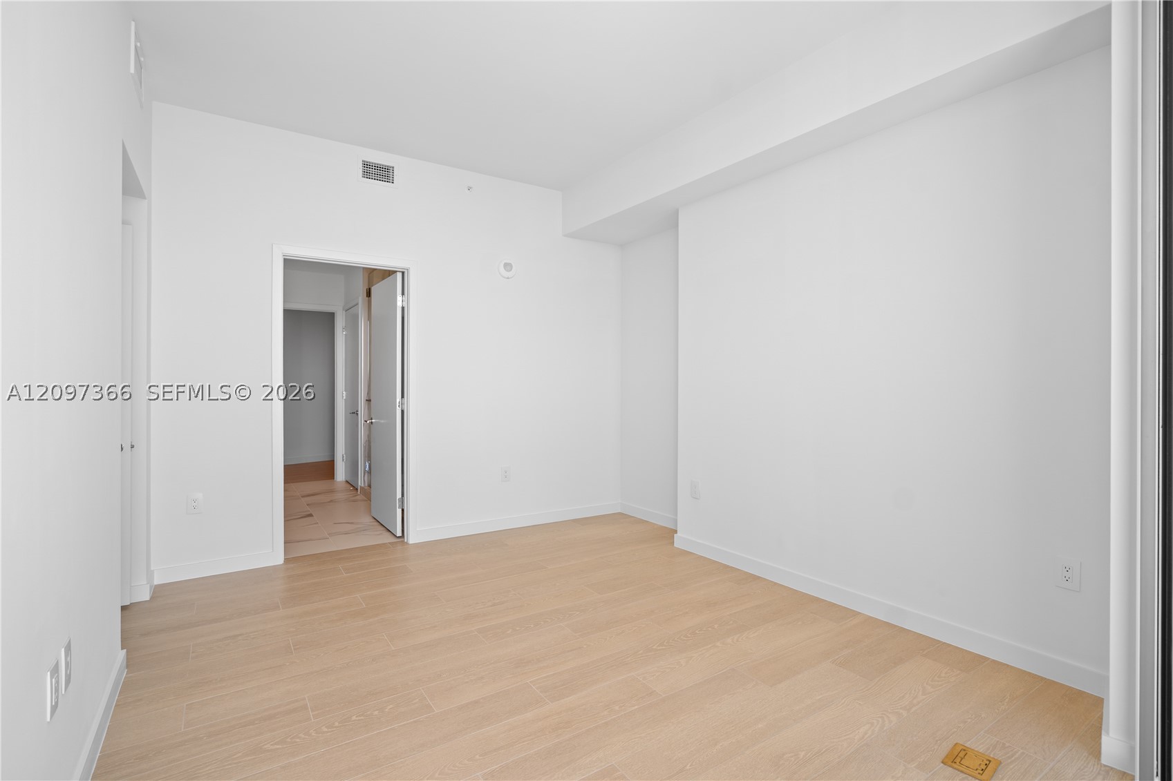 1400 Biscayne Blvd #2601, Miami FL 33132