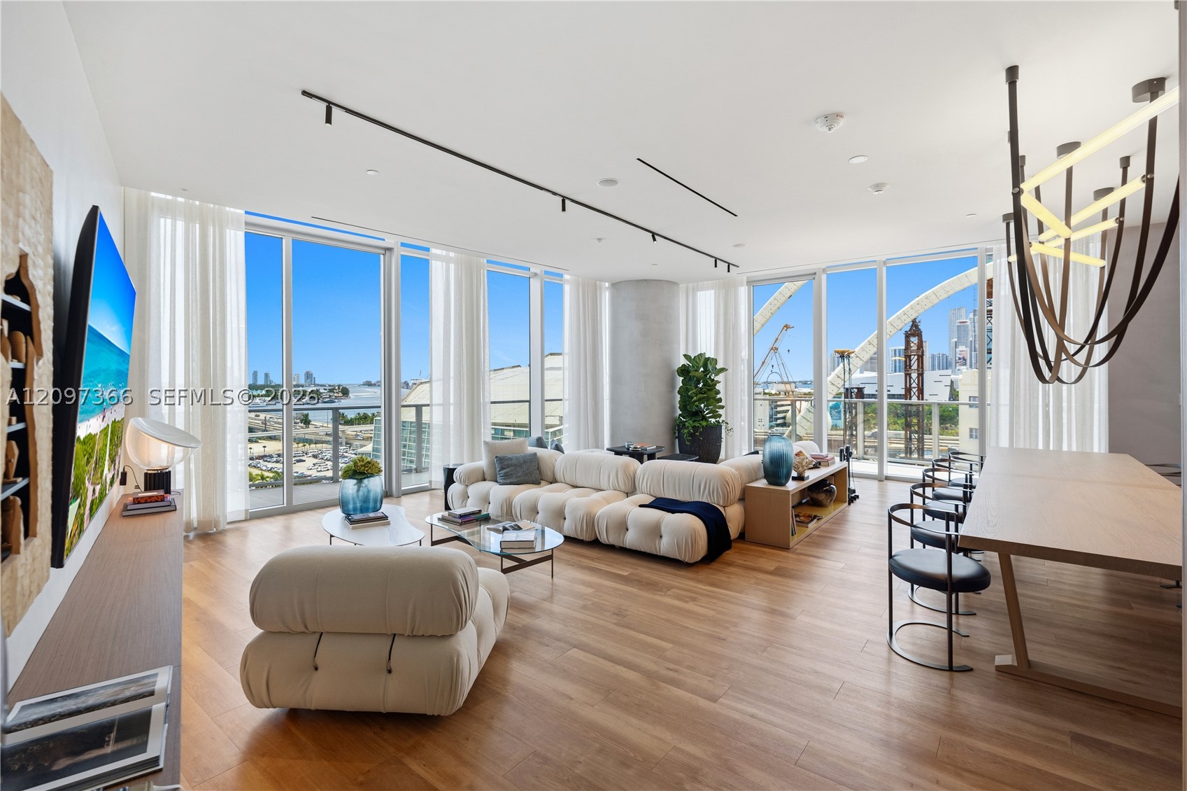 1400 Biscayne Blvd #2601, Miami FL 33132