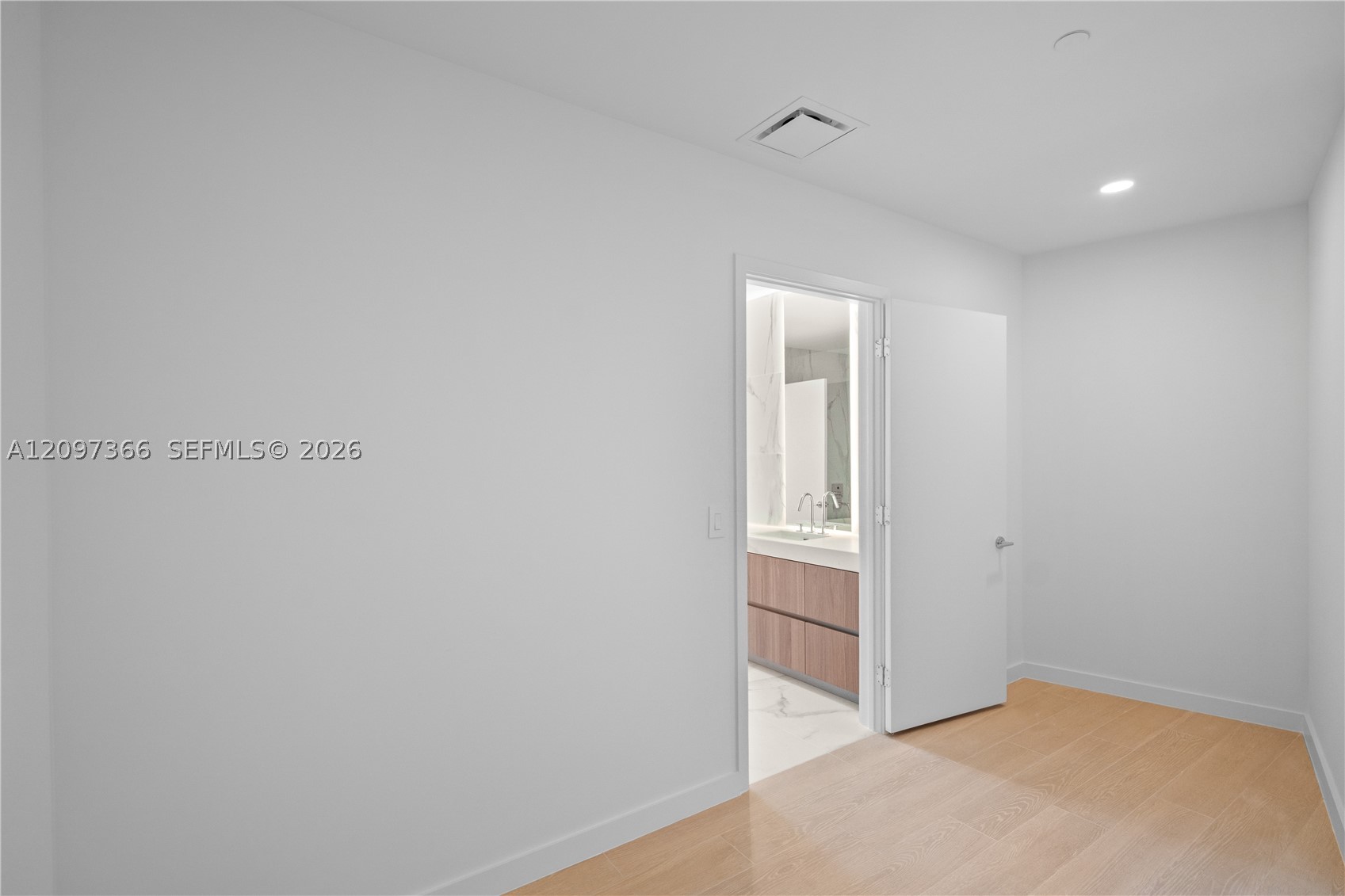 1400 Biscayne Blvd #2601, Miami FL 33132