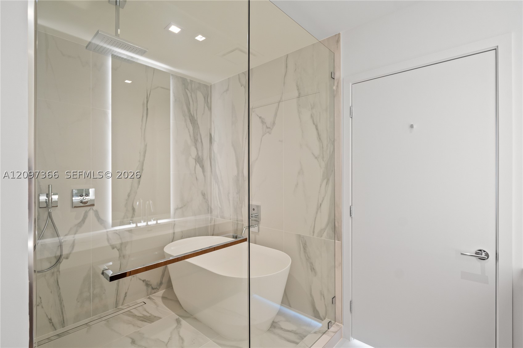 1400 Biscayne Blvd #2601, Miami FL 33132