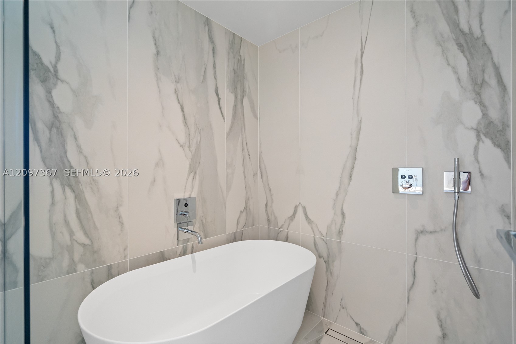 1400 Biscayne Blvd #3602, Miami FL 33132