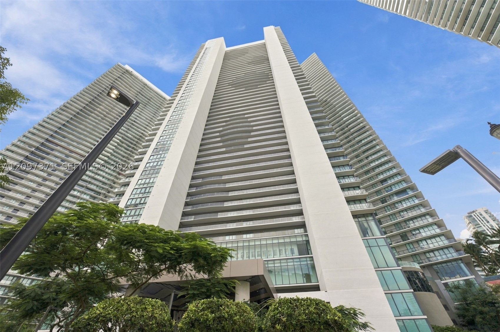 650 NE 32nd st #2406, Miami FL 33137
