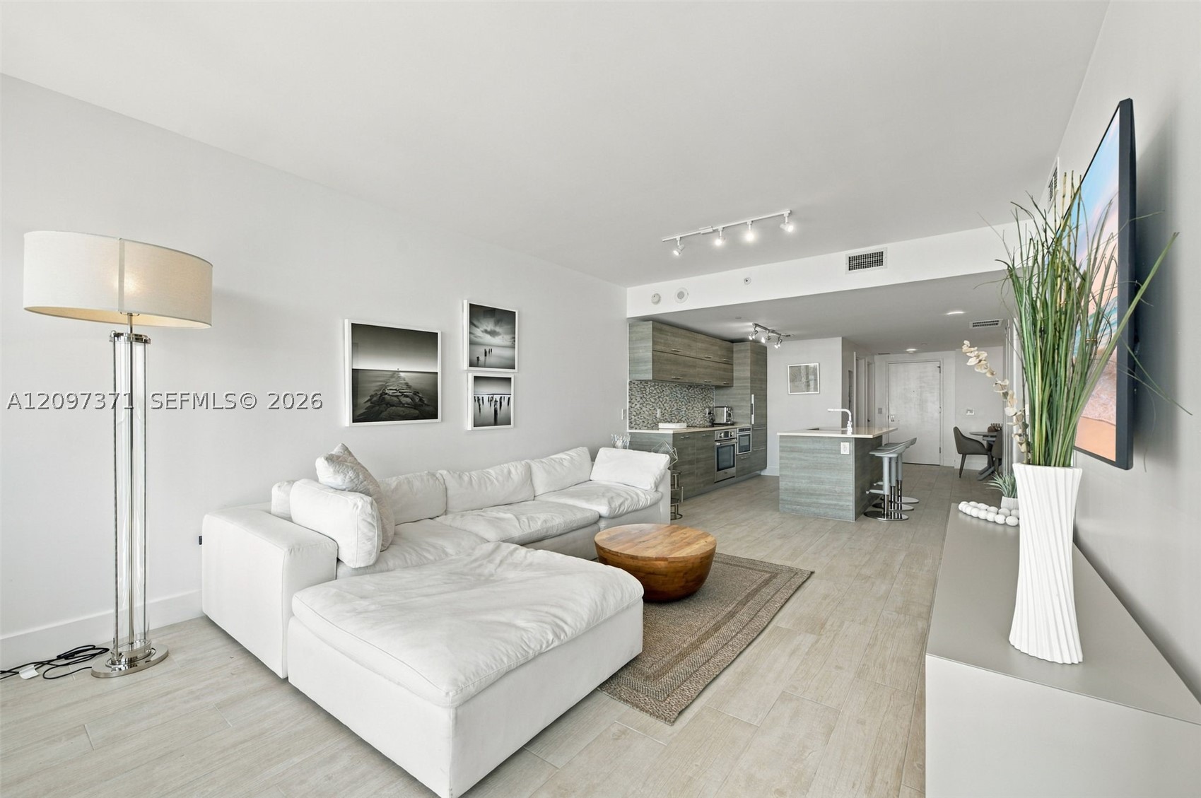650 NE 32nd st #2406, Miami FL 33137