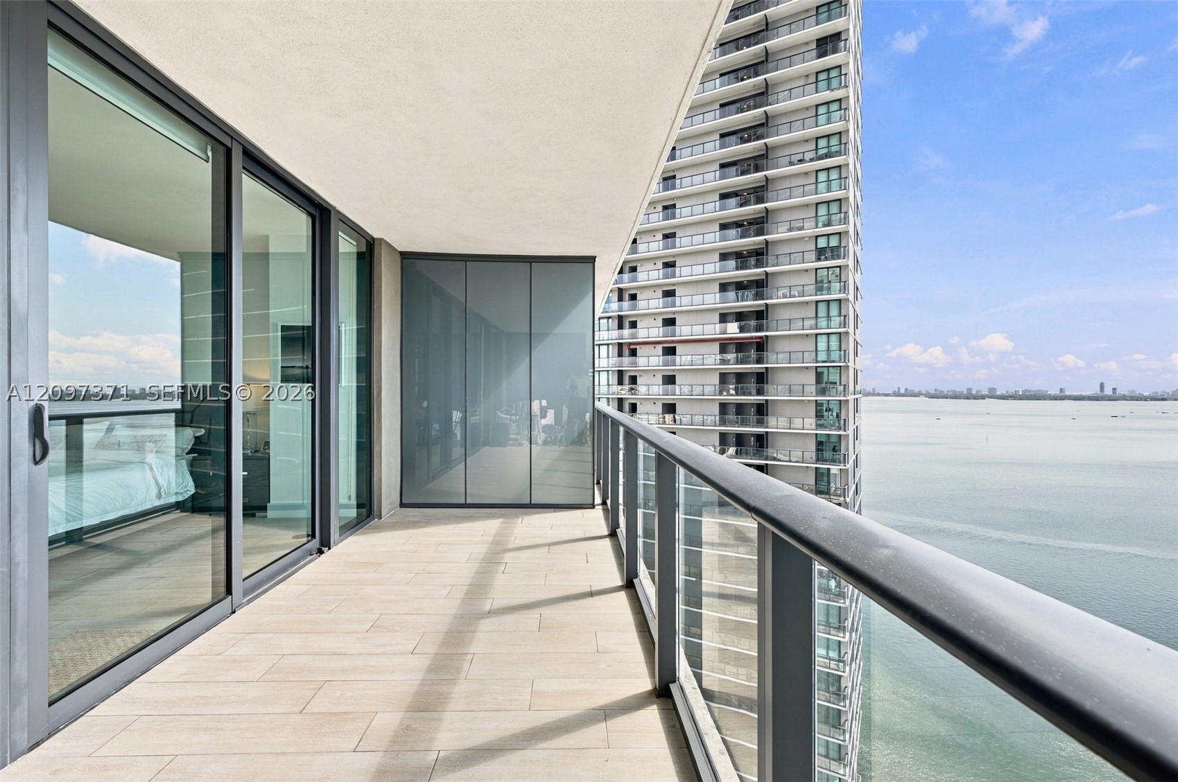 650 NE 32nd st #2406, Miami FL 33137