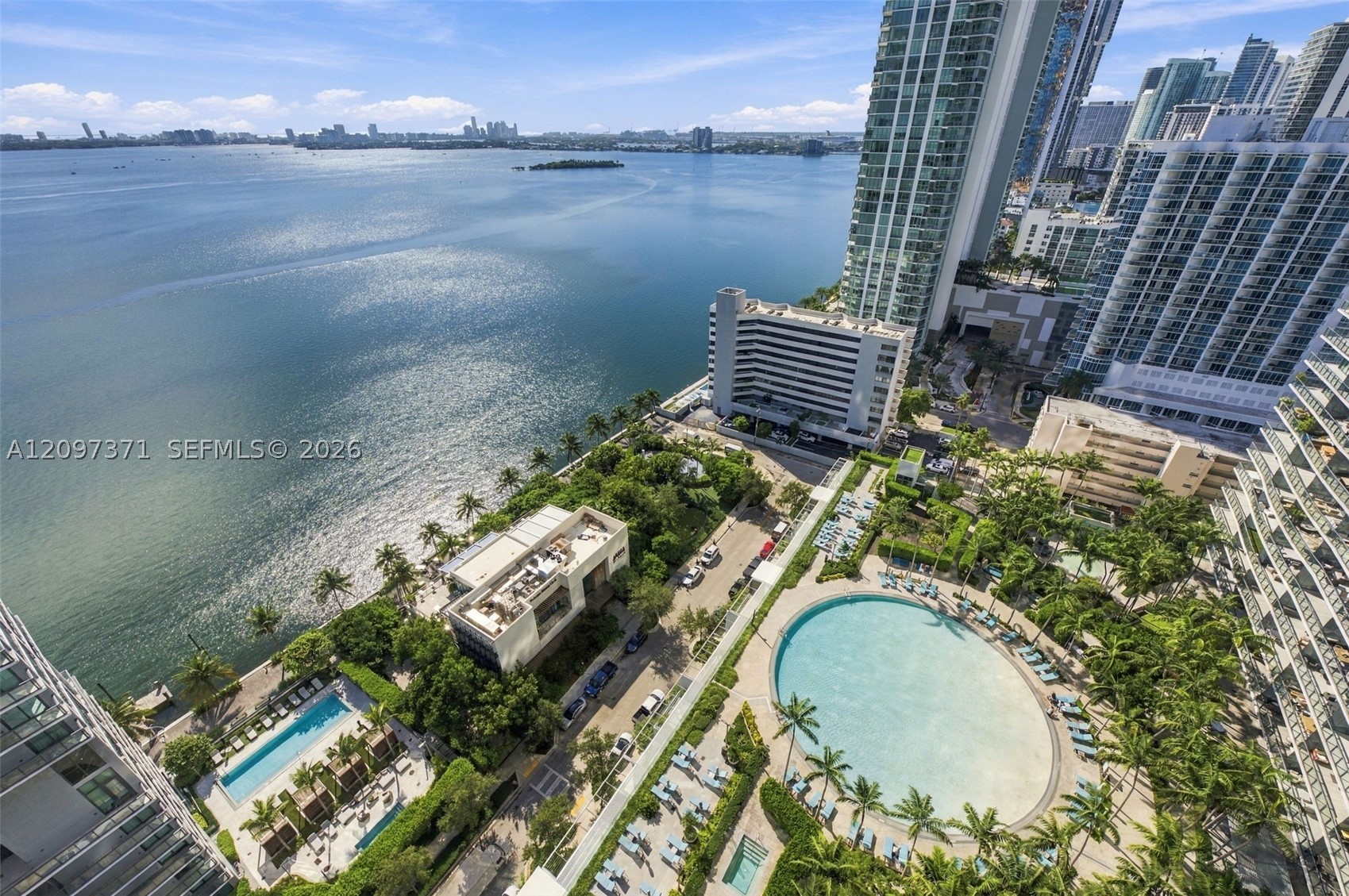 650 NE 32nd st #2406, Miami FL 33137