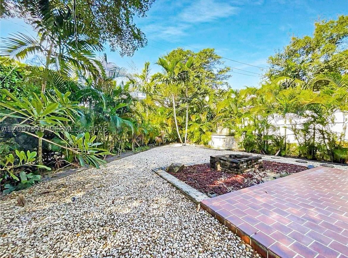 364 Navarre Dr, Miami Springs FL 33166