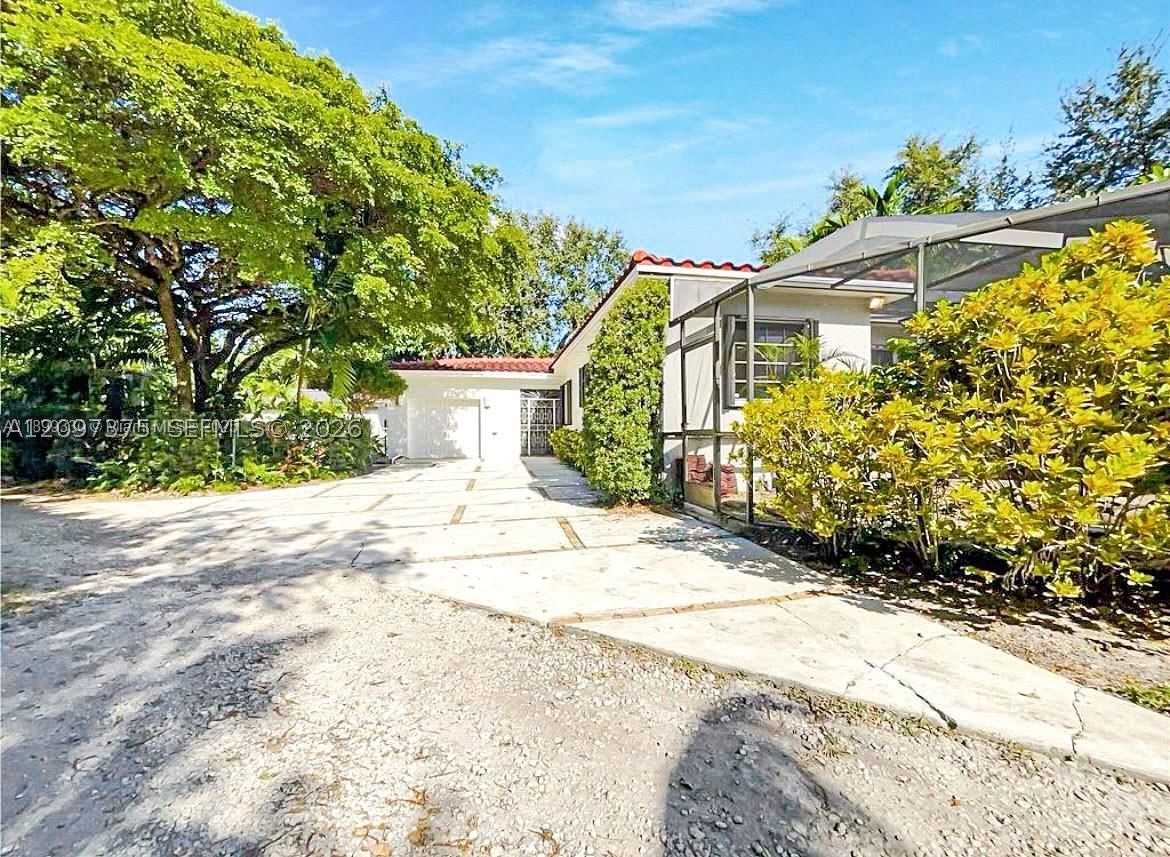 364 Navarre Dr, Miami Springs FL 33166