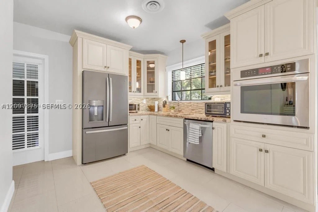 364 Navarre Dr, Miami Springs FL 33166