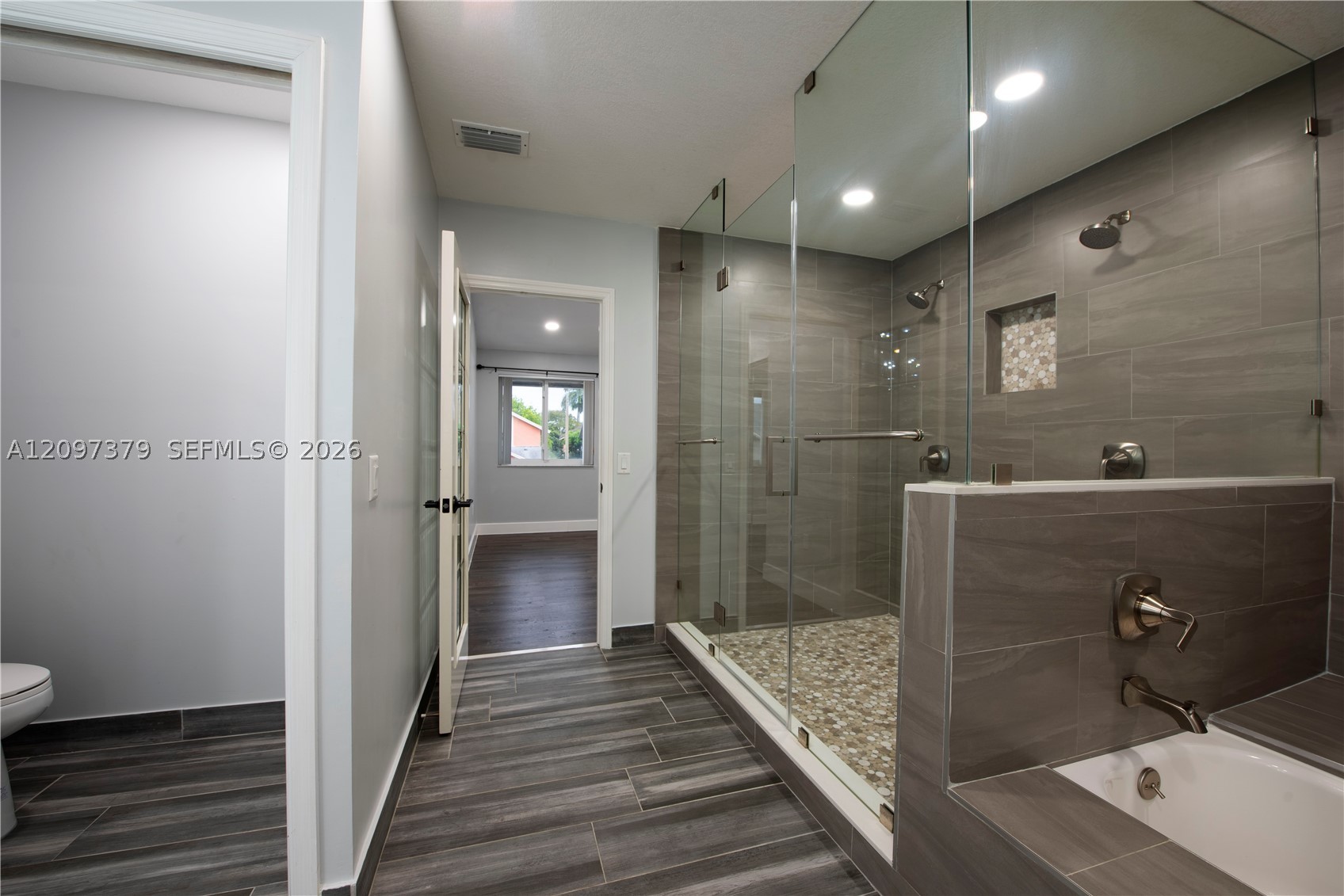 9710 SW 13th St #n/a, Pembroke Pines FL 33025