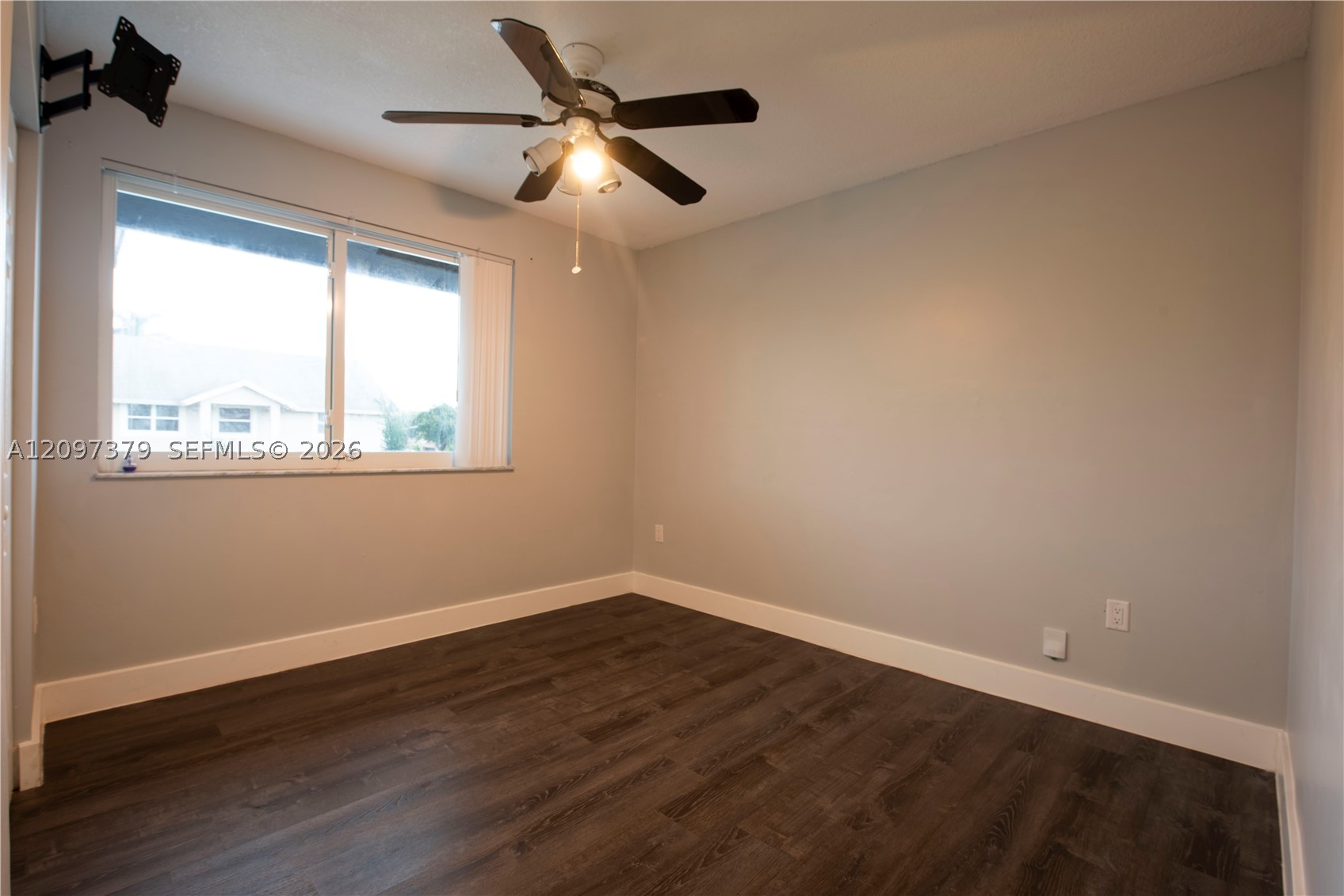 9710 SW 13th St #n/a, Pembroke Pines FL 33025