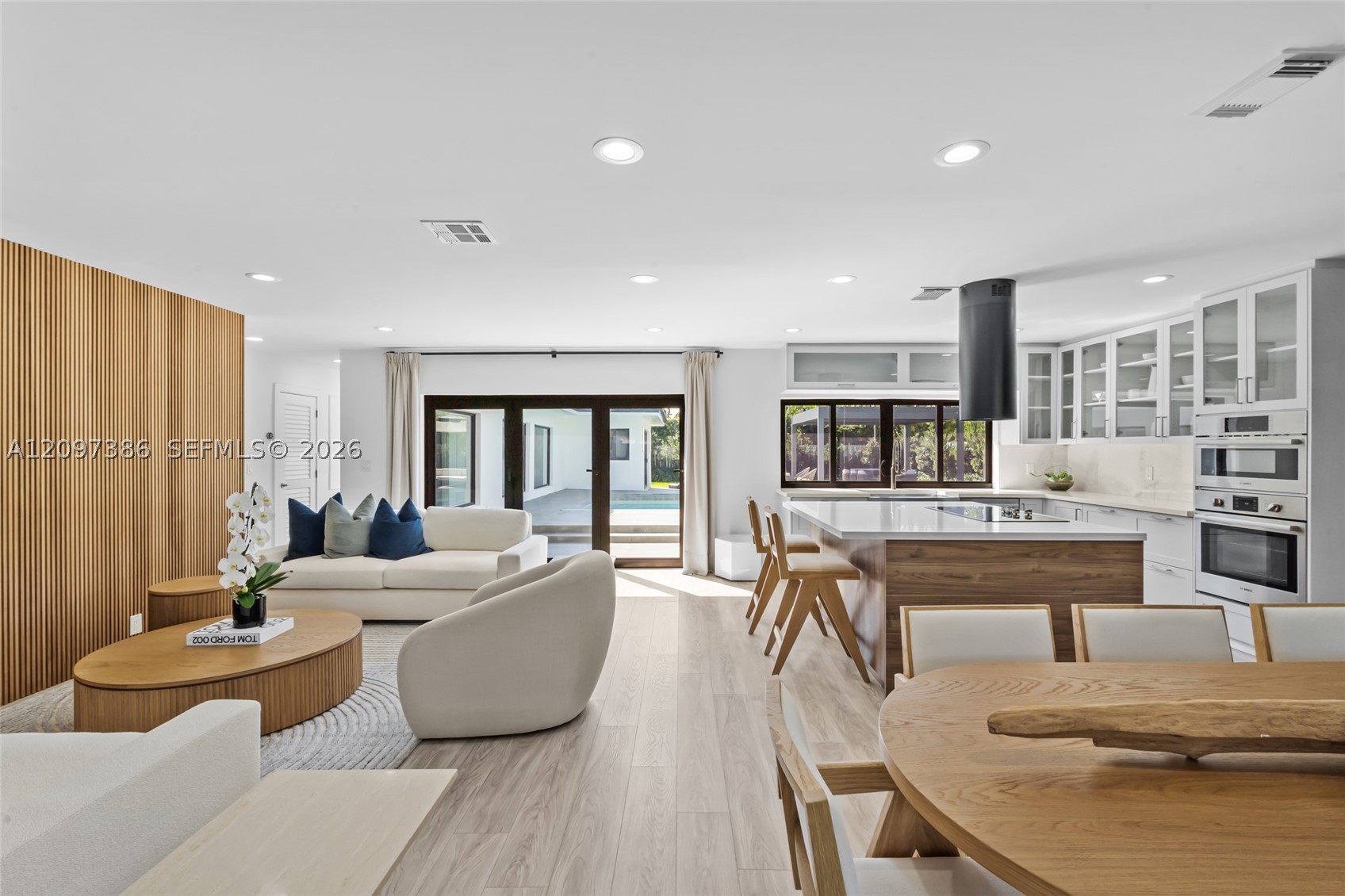 116 W 1st Ct, Miami Beach FL 33139
