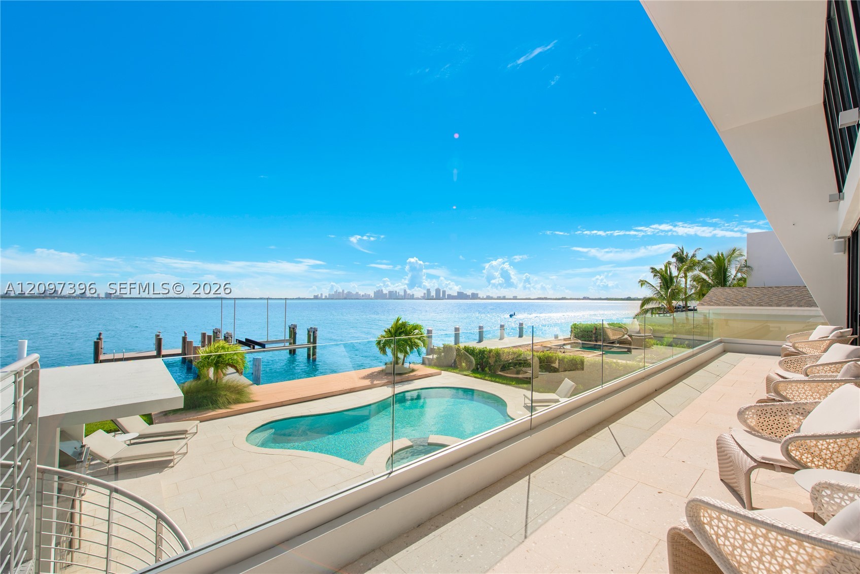 1580 S Treasure Dr, North Bay Village FL 33141