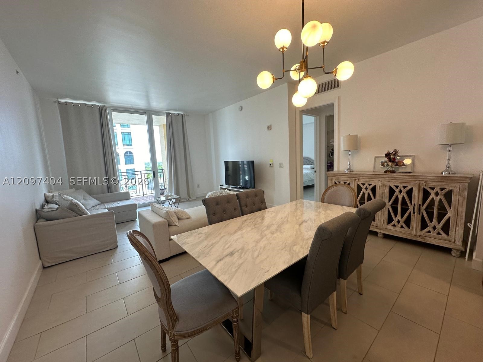1607 Ponce De Leon Blvd #8D, Coral Gables FL 33134
