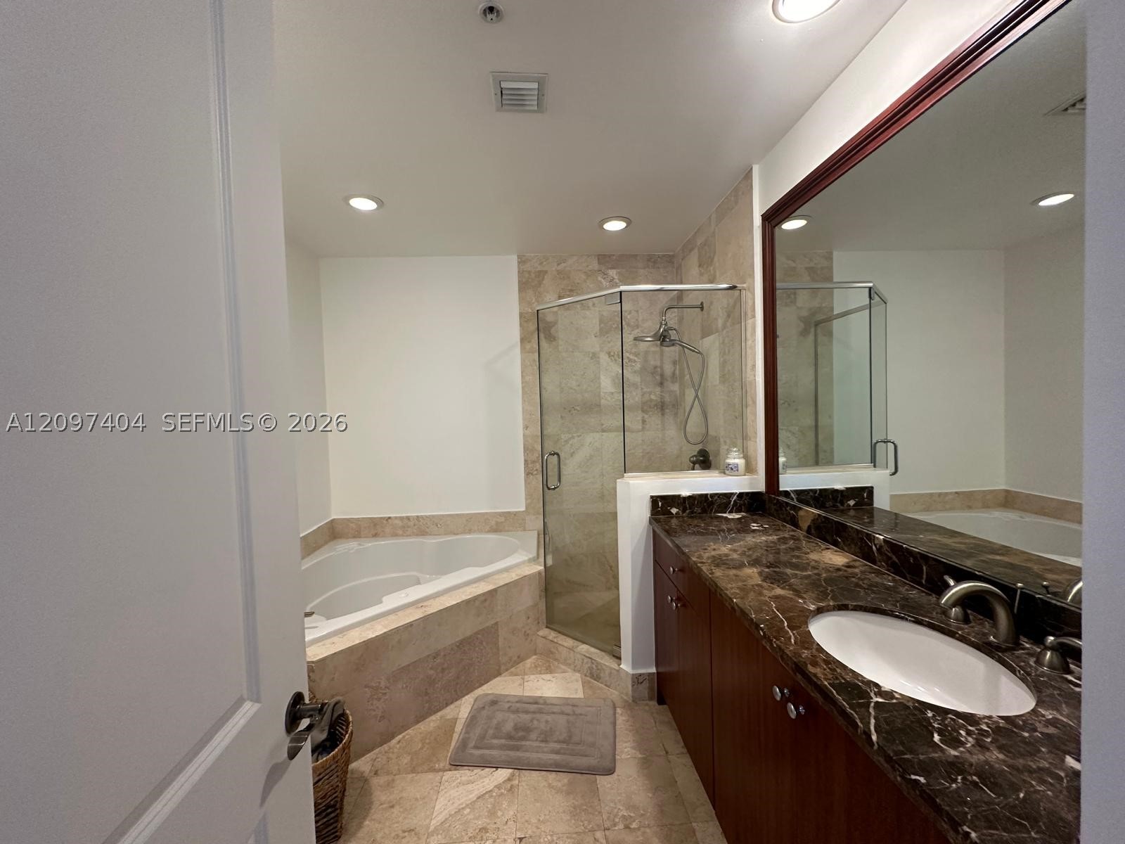 1607 Ponce De Leon Blvd #8D, Coral Gables FL 33134