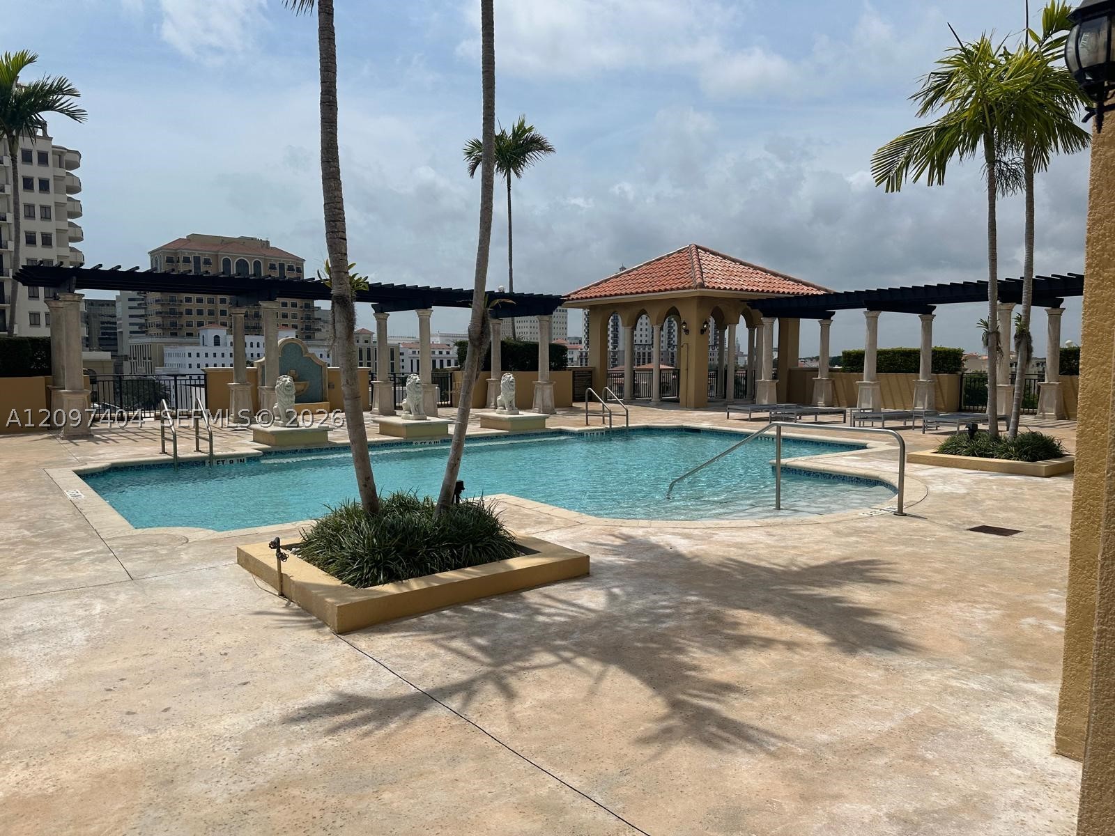 1607 Ponce De Leon Blvd #8D, Coral Gables FL 33134