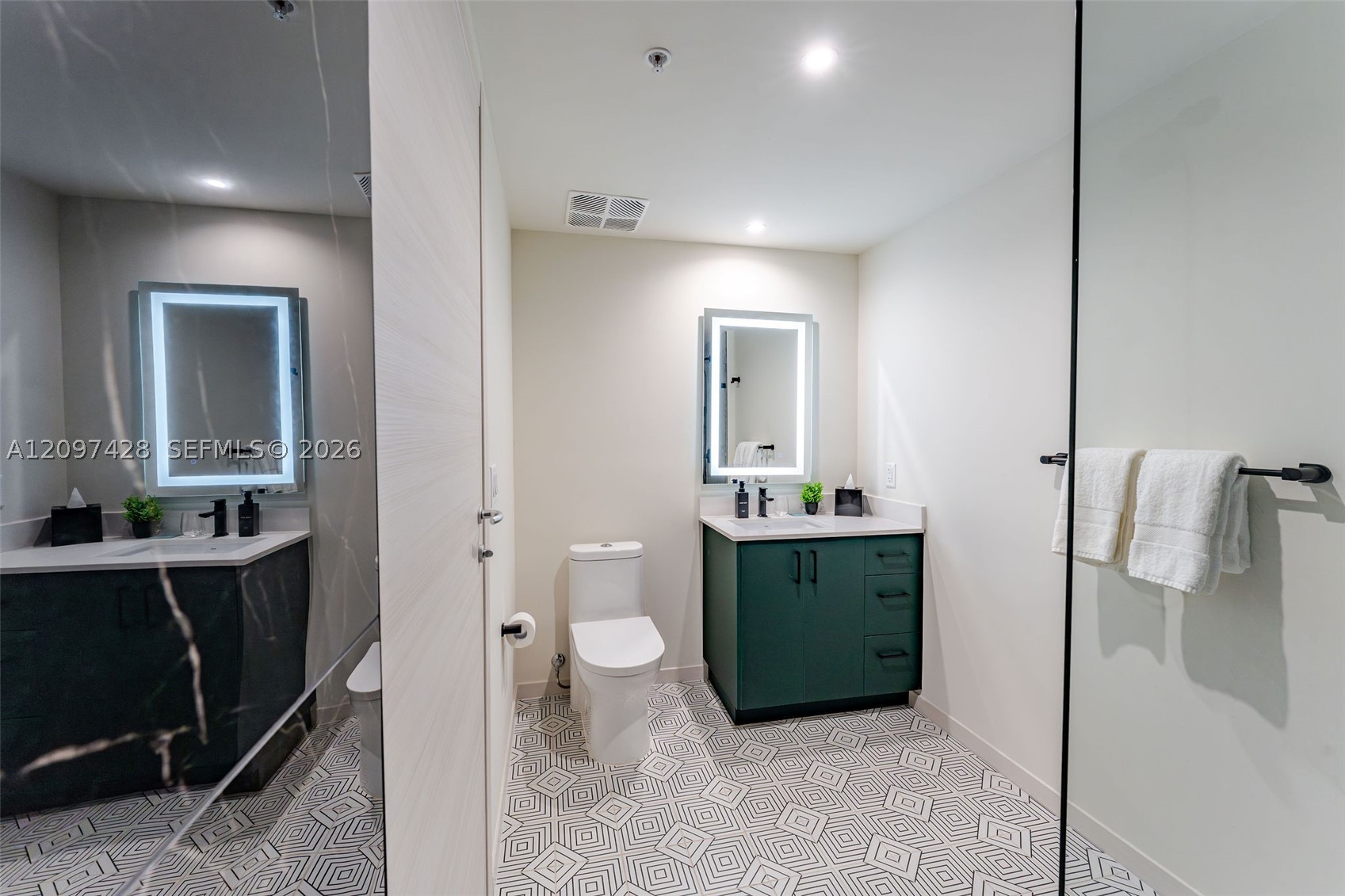 4220 Laguna St #703, Coral Gables FL 33146