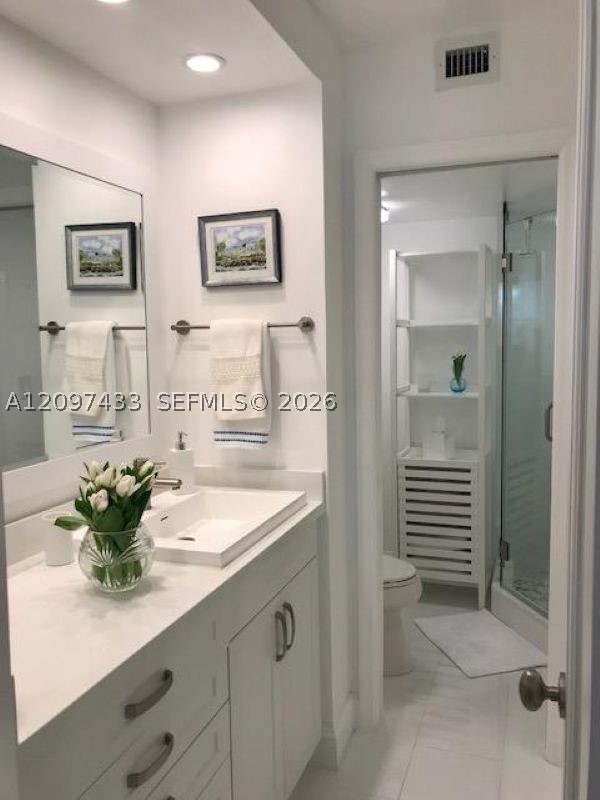 2843 S Bayshore Dr #5A, Miami FL 33133