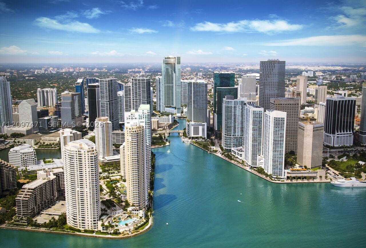 325 S Biscayne Blvd #2221, Miami FL 33131