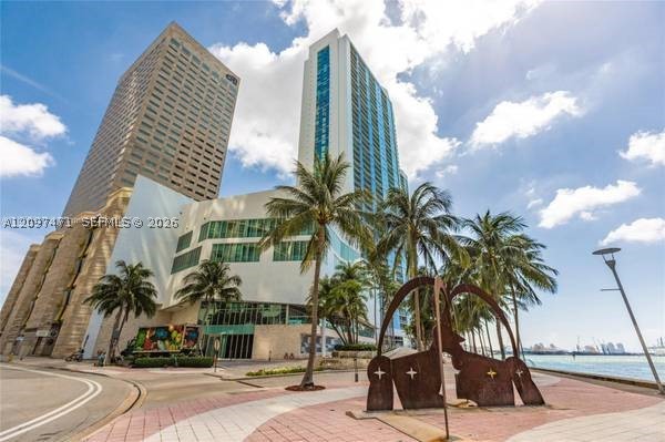 325 S Biscayne Blvd #2221, Miami FL 33131