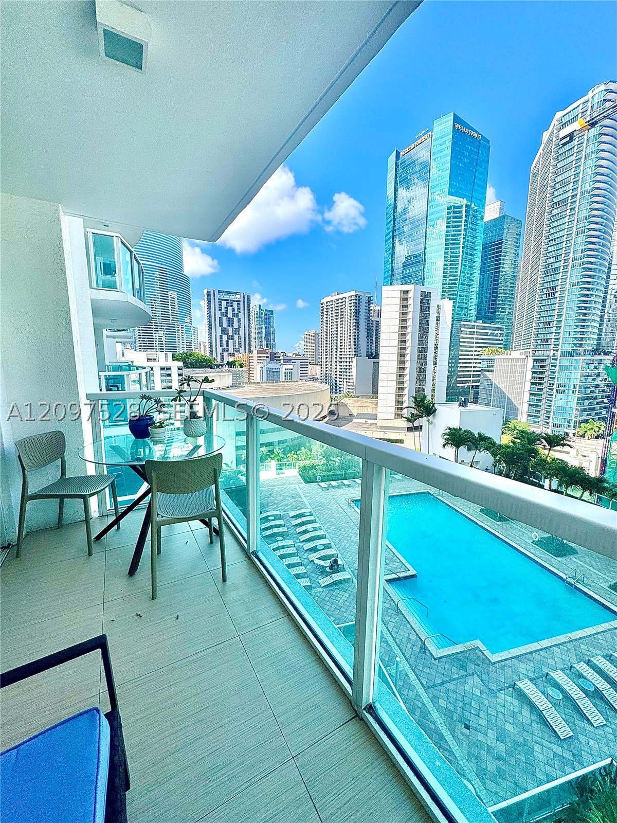 31 SE 5th St #1708, Miami FL 33131