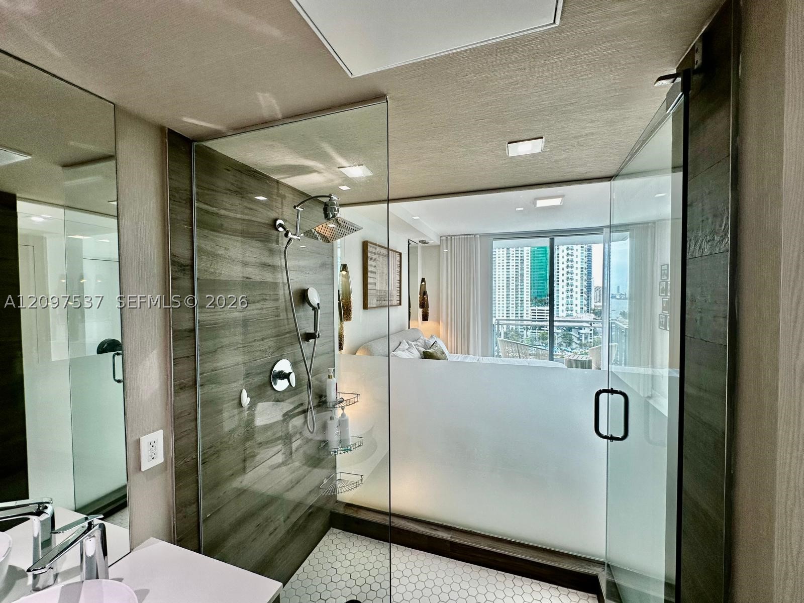 Miami FL 33130 - A12097537
