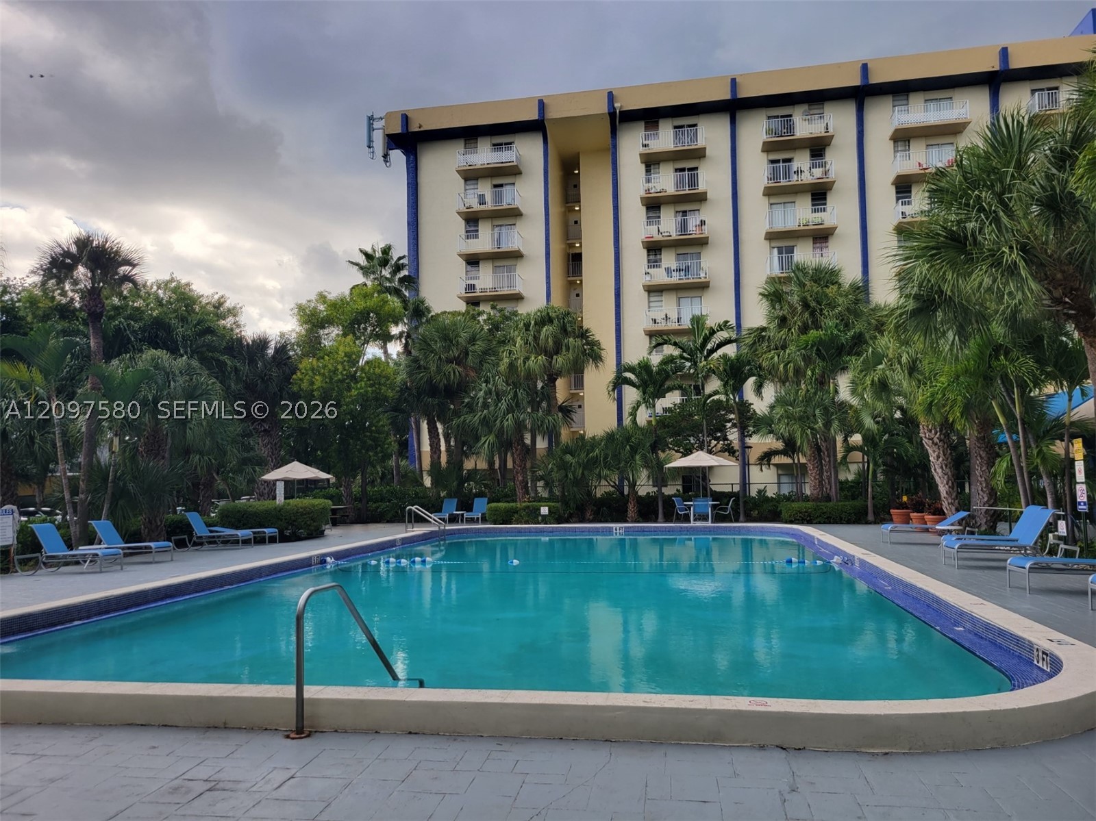 4550 NW 9th St #902E, Miami FL 33126