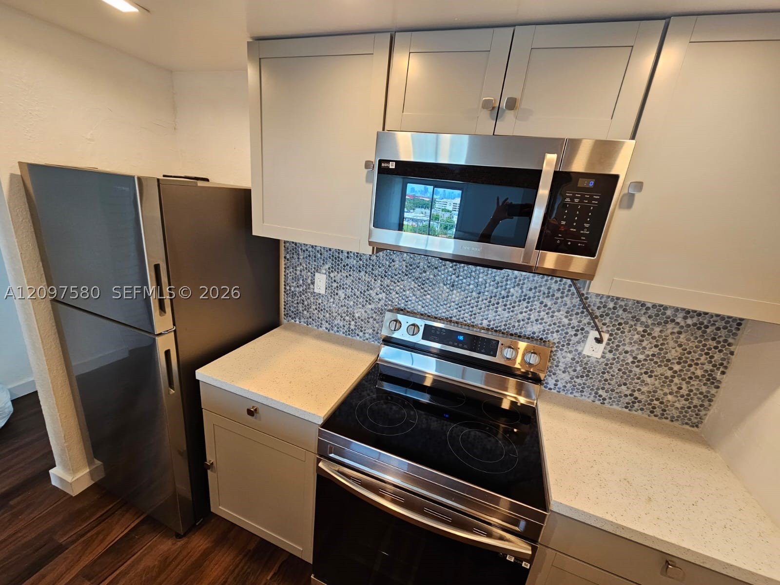 4550 NW 9th St #902E, Miami FL 33126