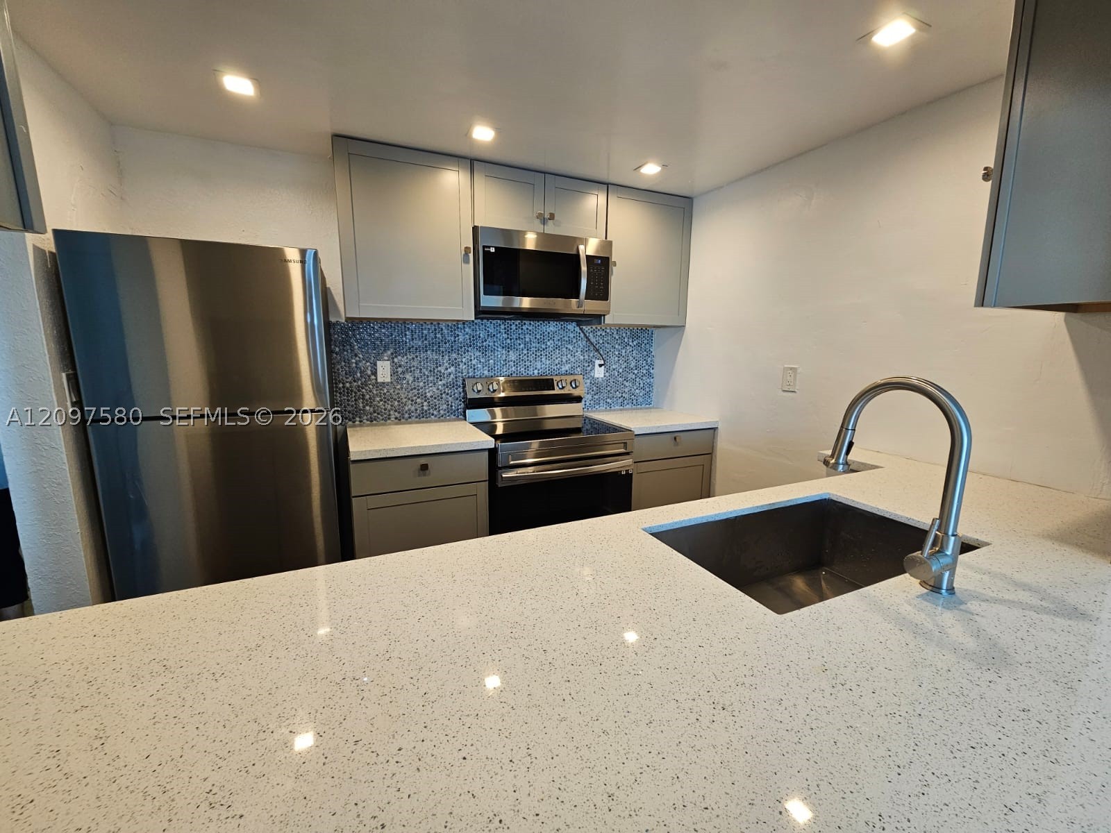 4550 NW 9th St #902E, Miami FL 33126