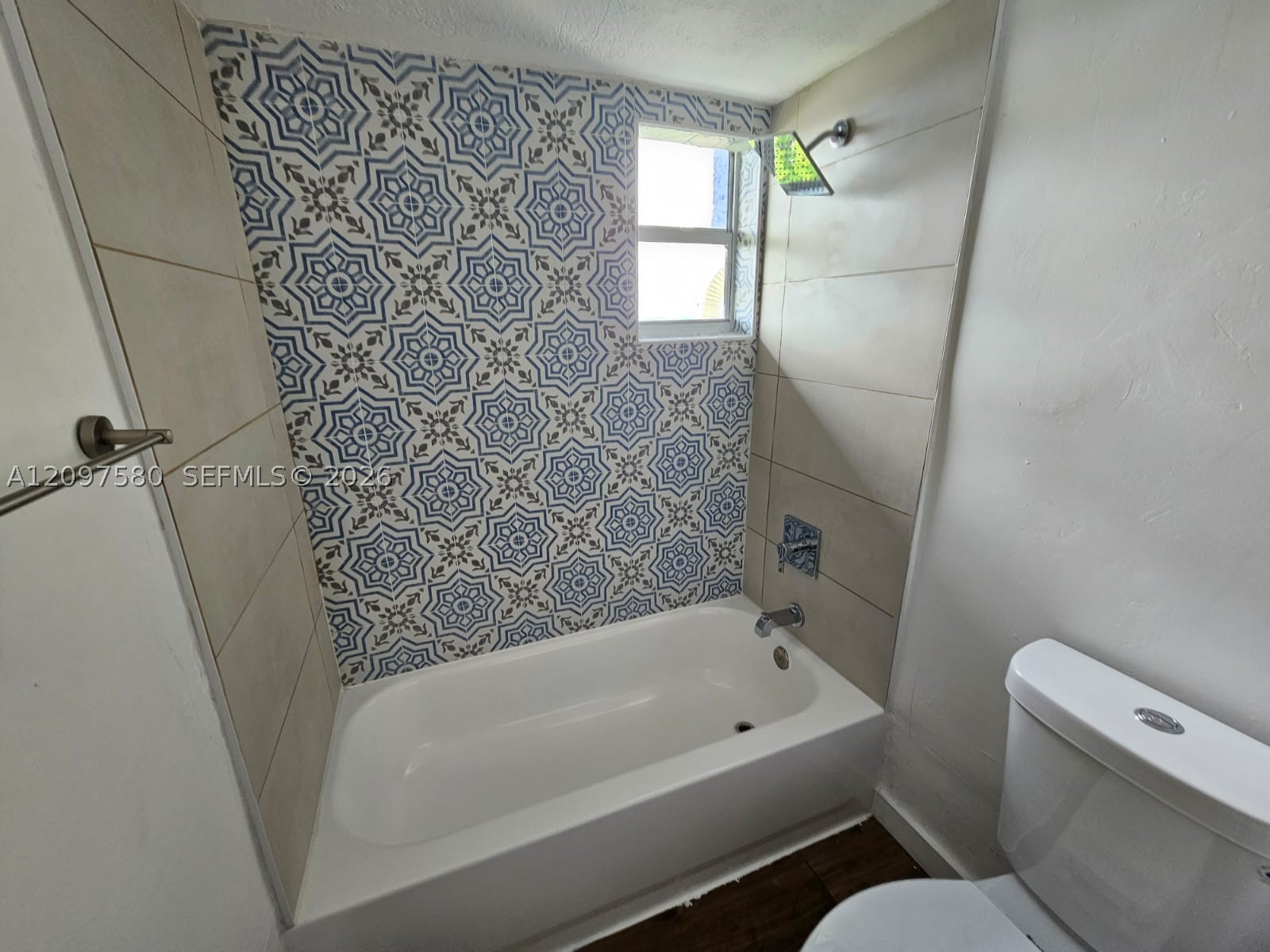 4550 NW 9th St #902E, Miami FL 33126