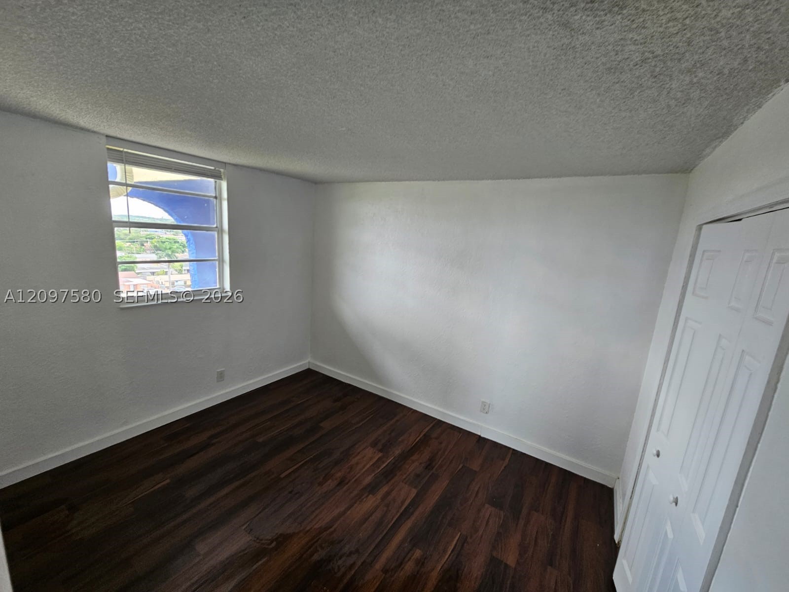 4550 NW 9th St #902E, Miami FL 33126