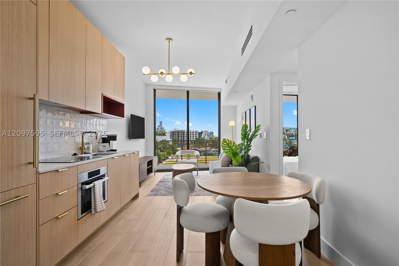 90 NE 32nd #527, Miami FL 33137
