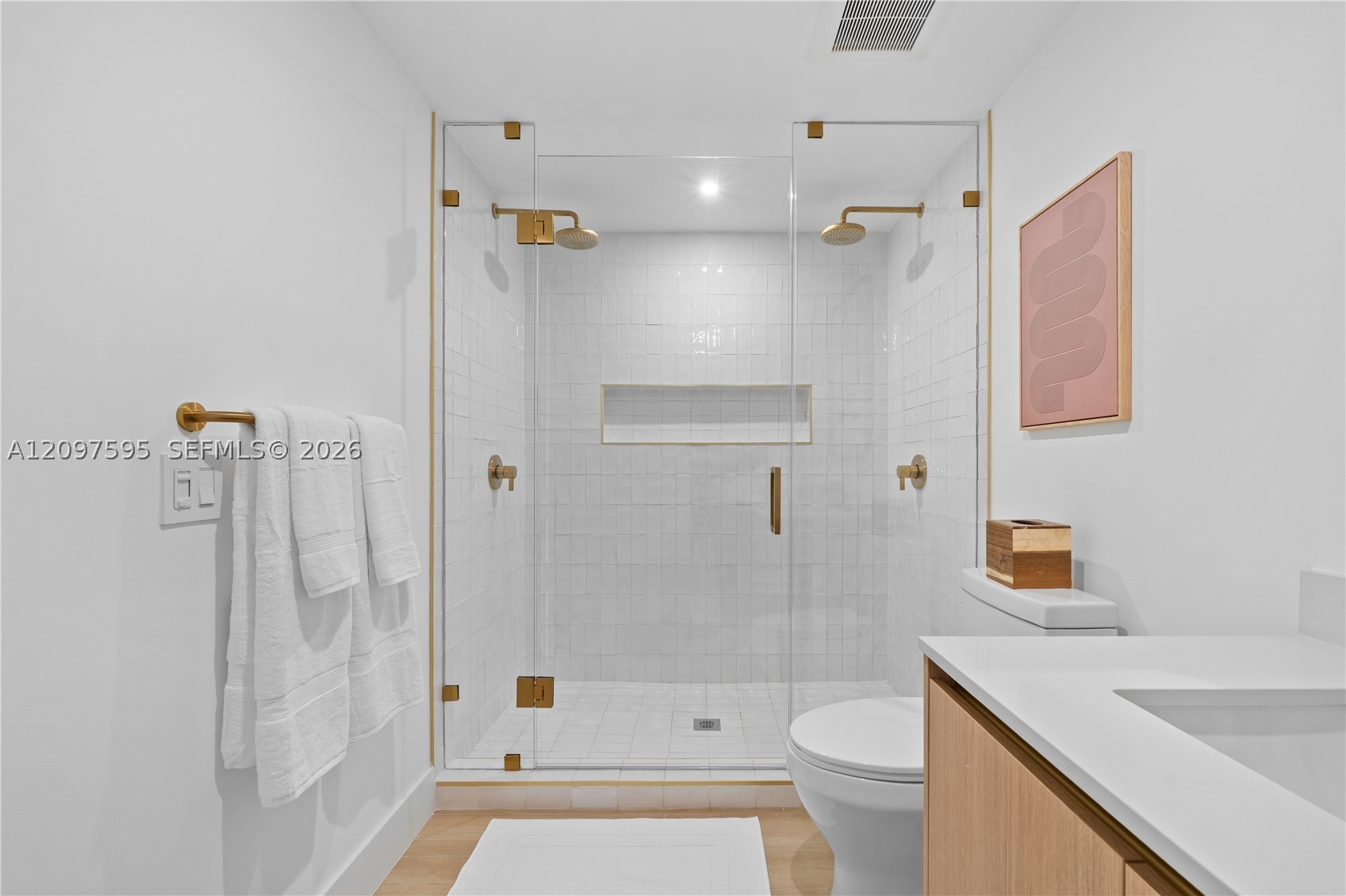 90 NE 32nd #527, Miami FL 33137