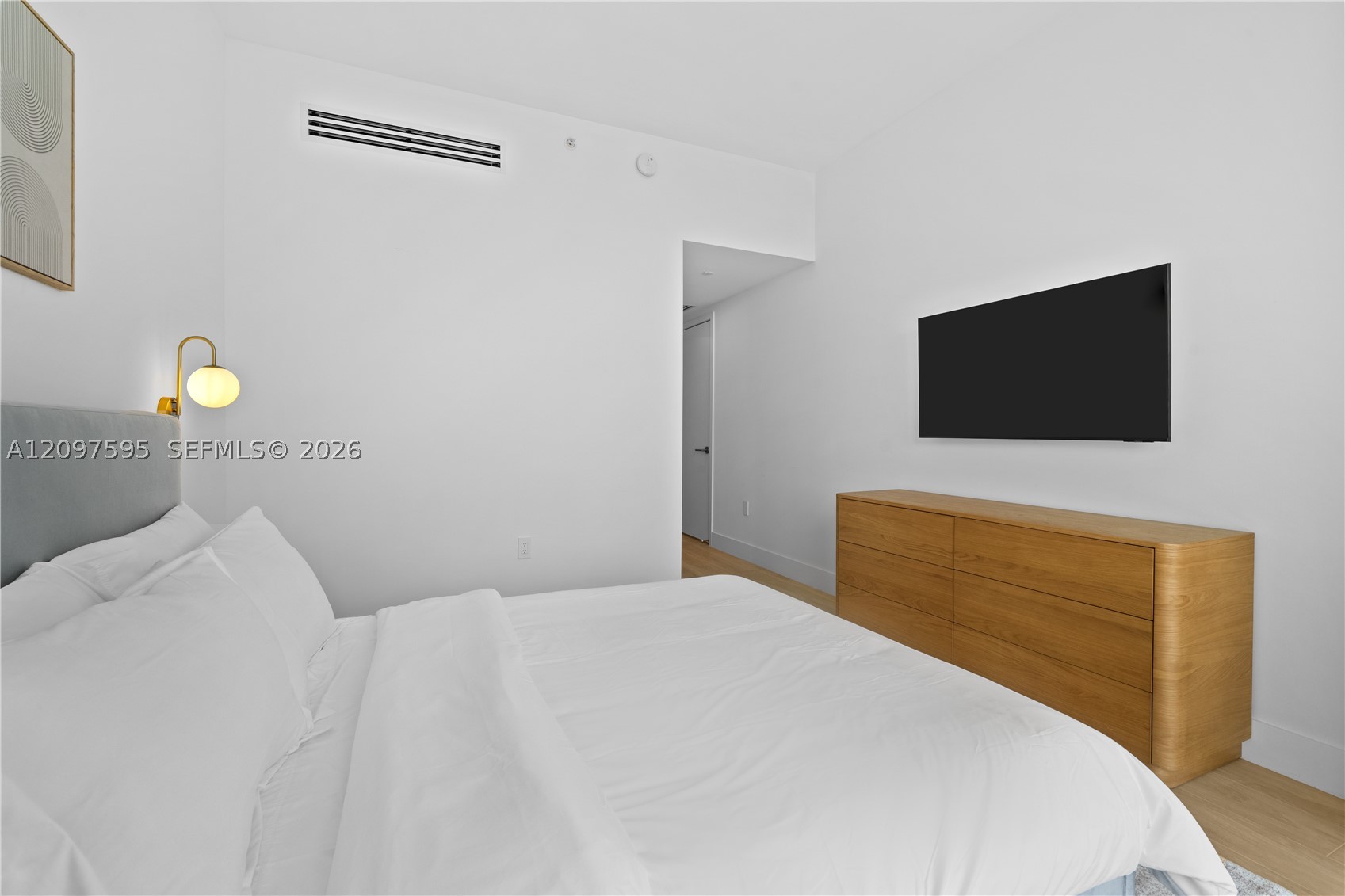 90 NE 32nd #527, Miami FL 33137