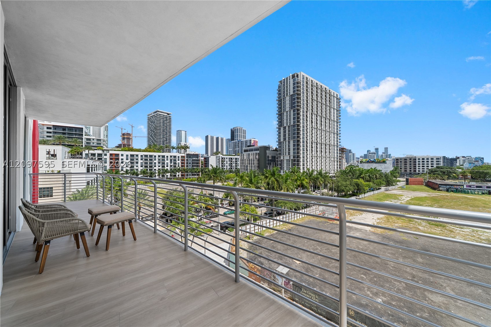 90 NE 32nd #527, Miami FL 33137