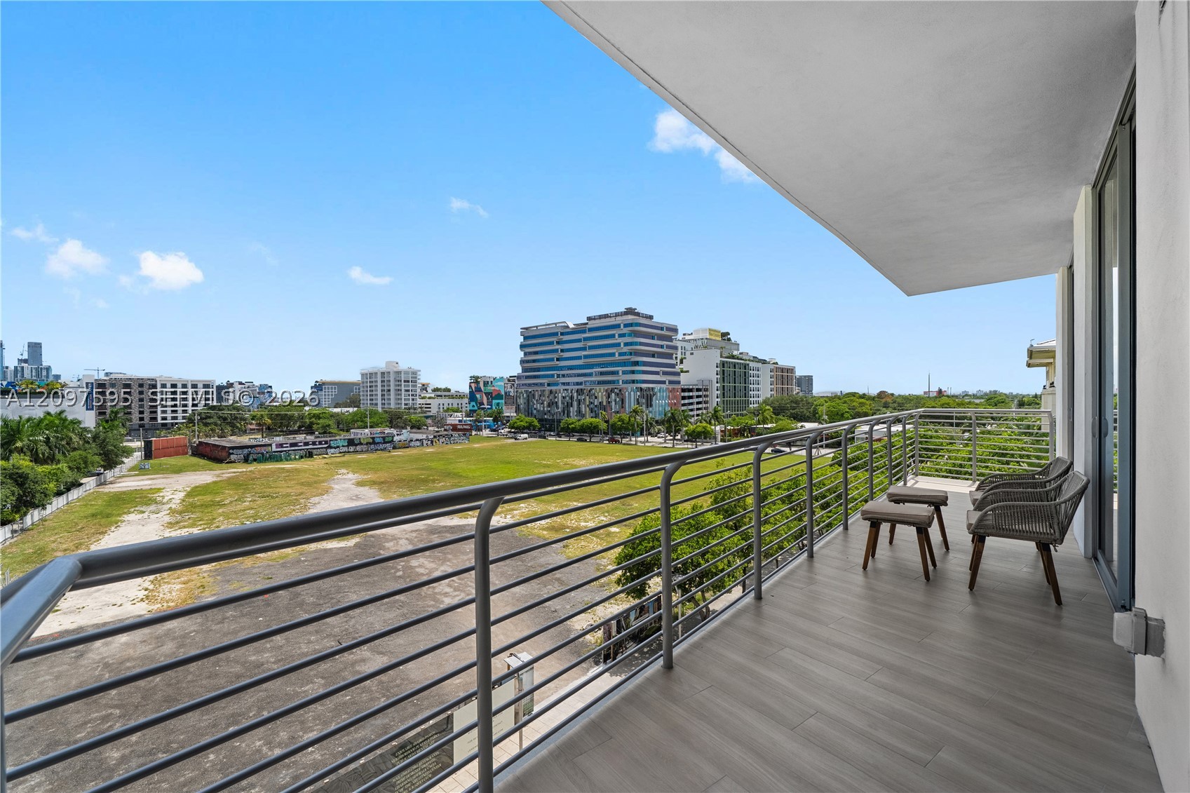 90 NE 32nd #527, Miami FL 33137
