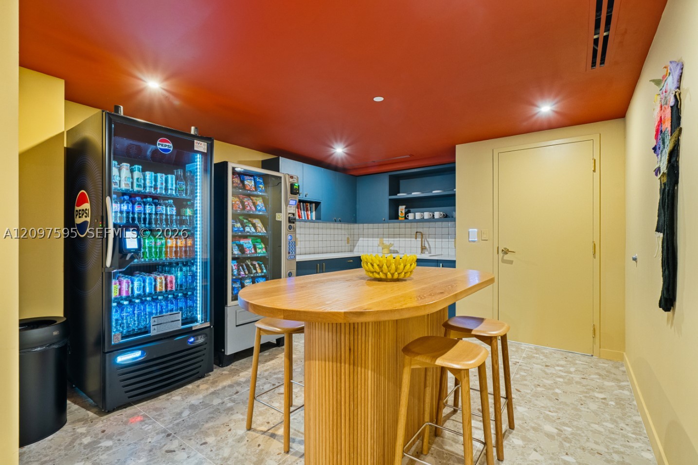 90 NE 32nd #527, Miami FL 33137