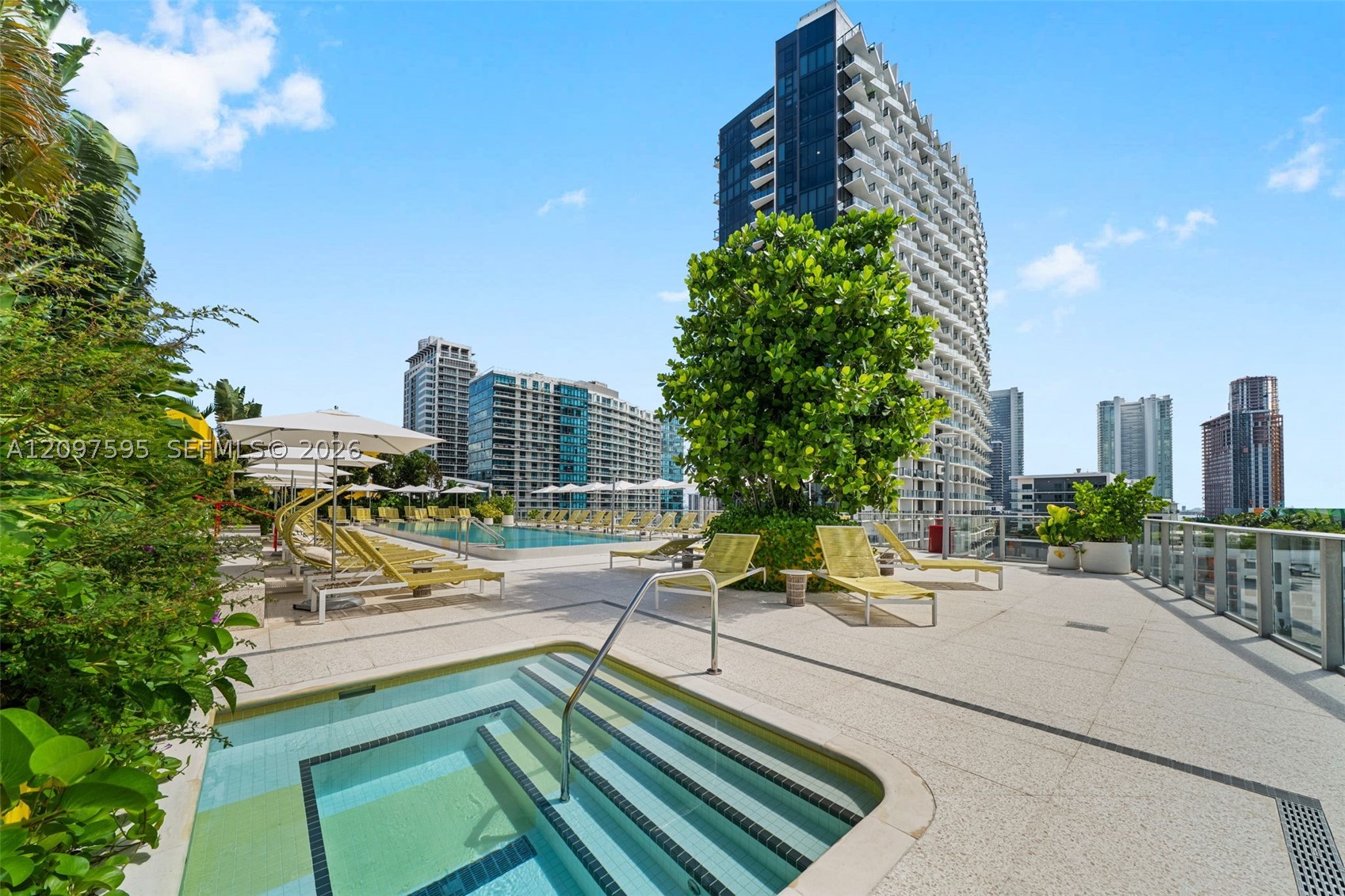 90 NE 32nd #527, Miami FL 33137