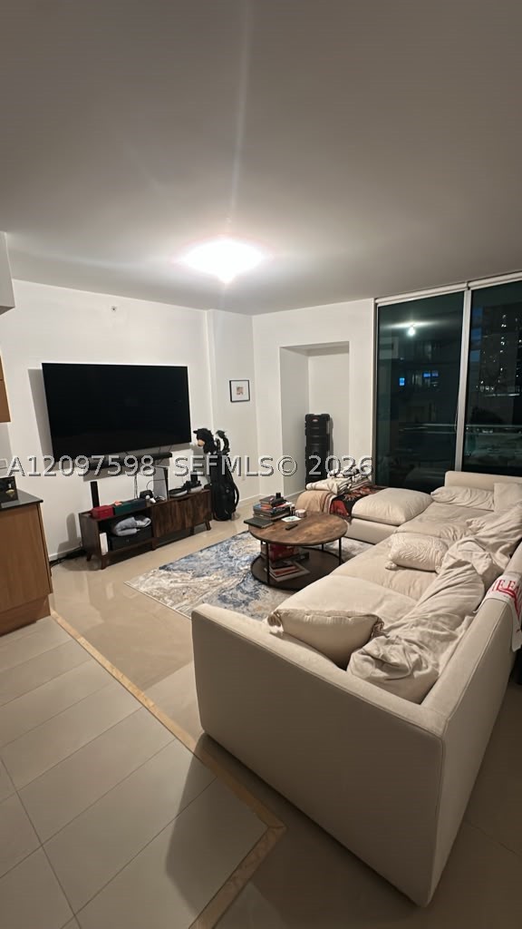 350 S Miami Ave #1115, Miami FL 33130