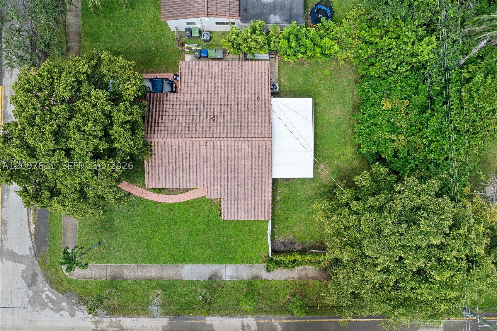 925 NE 4th St, Hallandale Beach FL 33009