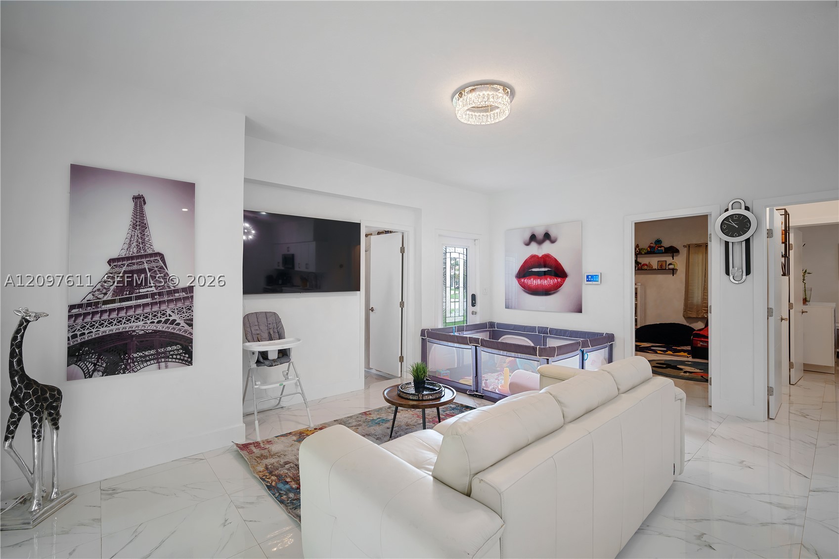 925 NE 4th St, Hallandale Beach FL 33009