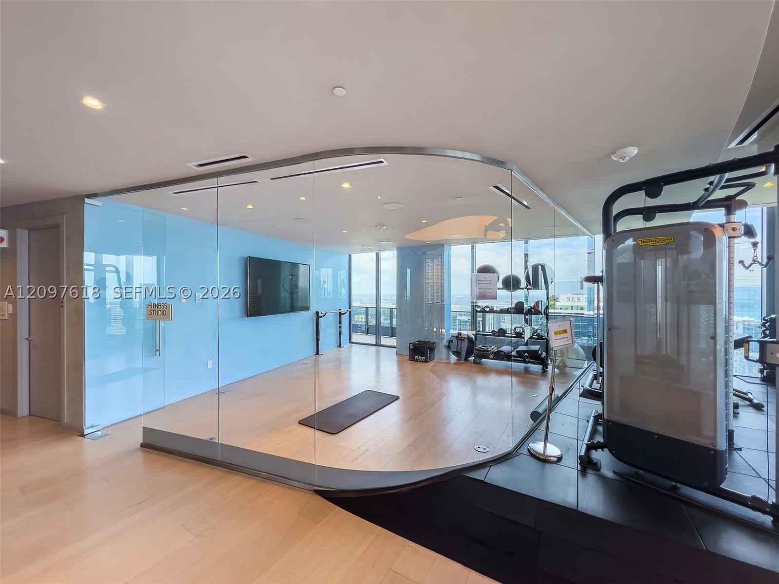 1000 Brickell Plz #2111, Miami FL 33131