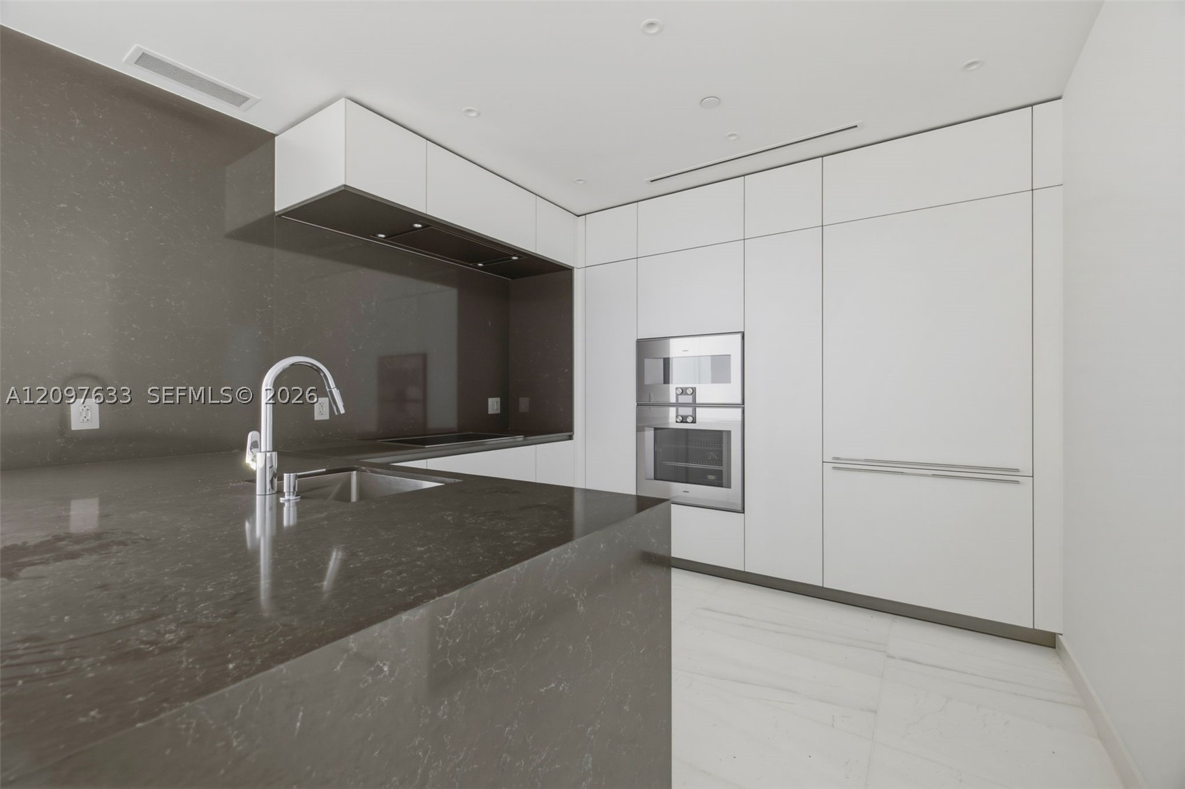 300 Biscayne Boulevard Way #1709W, Miami FL 33131