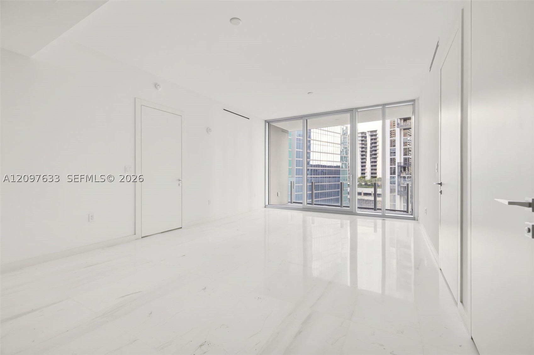 300 Biscayne Boulevard Way #1709W, Miami FL 33131