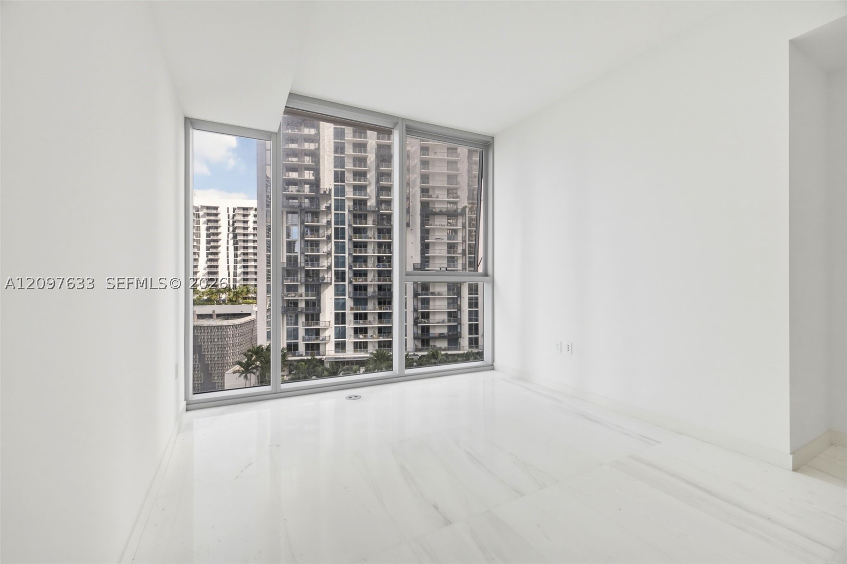300 Biscayne Boulevard Way #1709W, Miami FL 33131