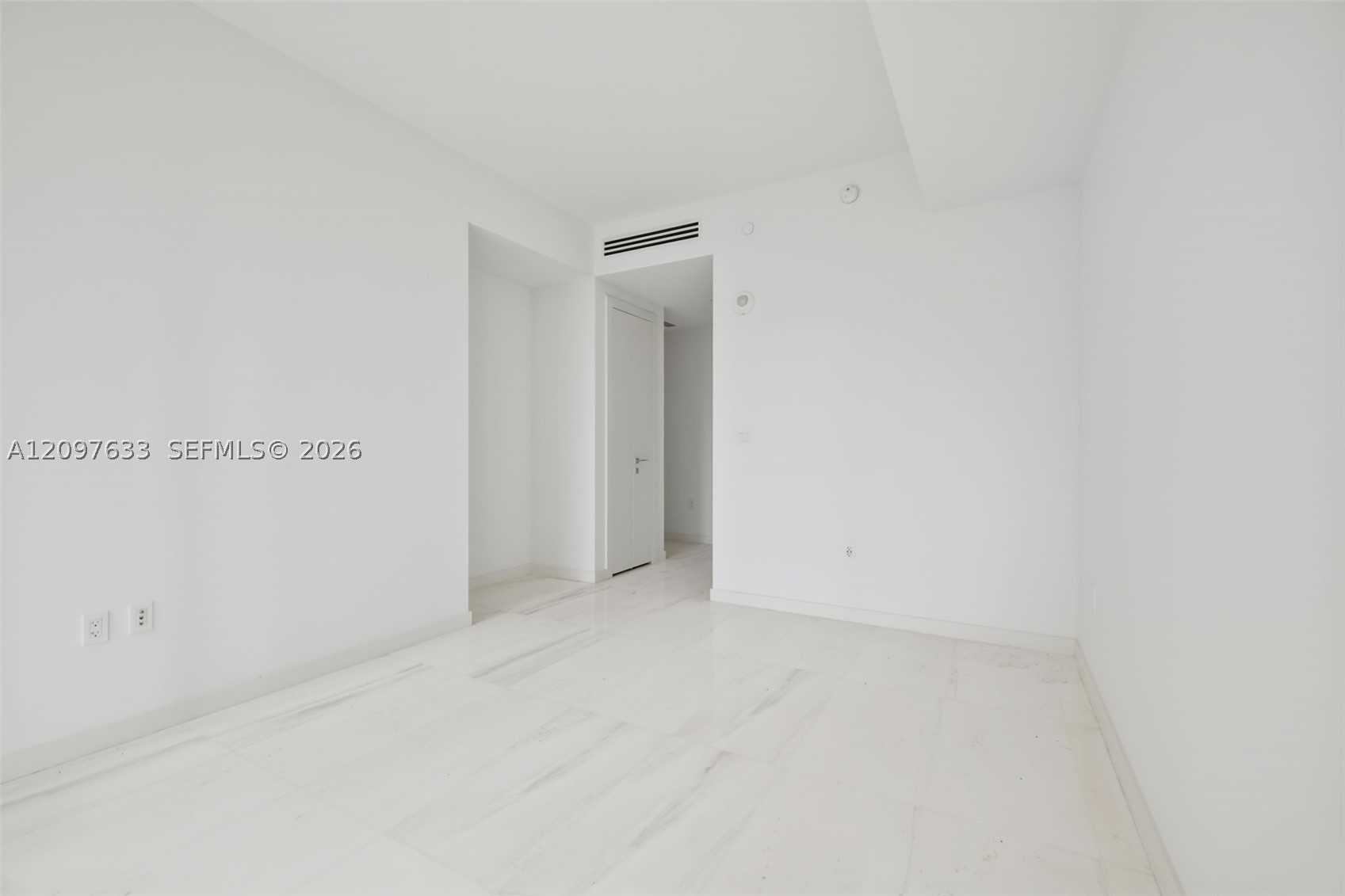 300 Biscayne Boulevard Way #1709W, Miami FL 33131