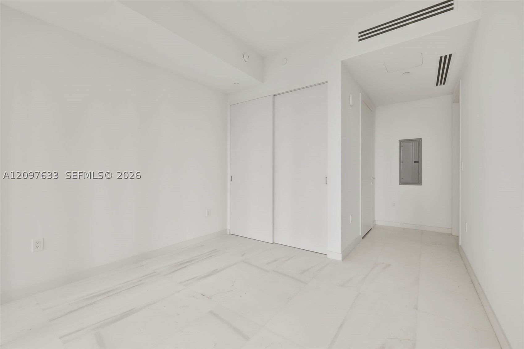 300 Biscayne Boulevard Way #1709W, Miami FL 33131