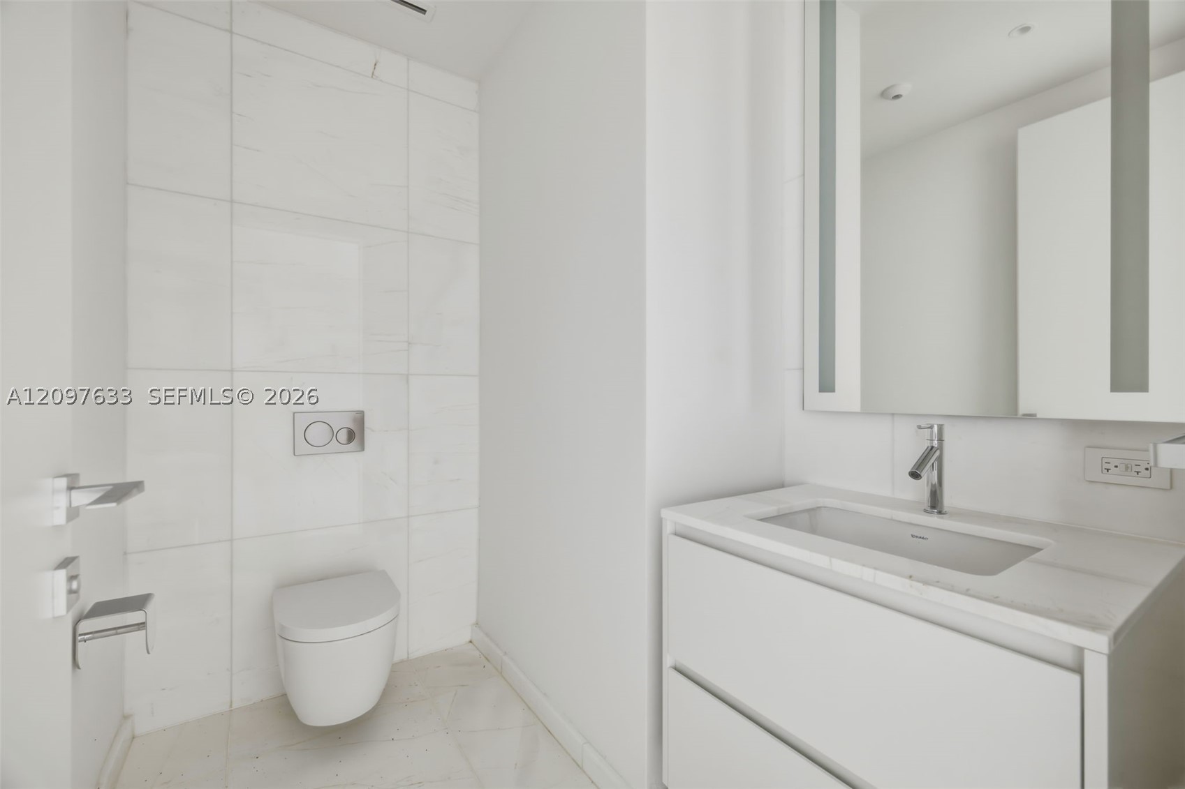 300 Biscayne Boulevard Way #1709W, Miami FL 33131